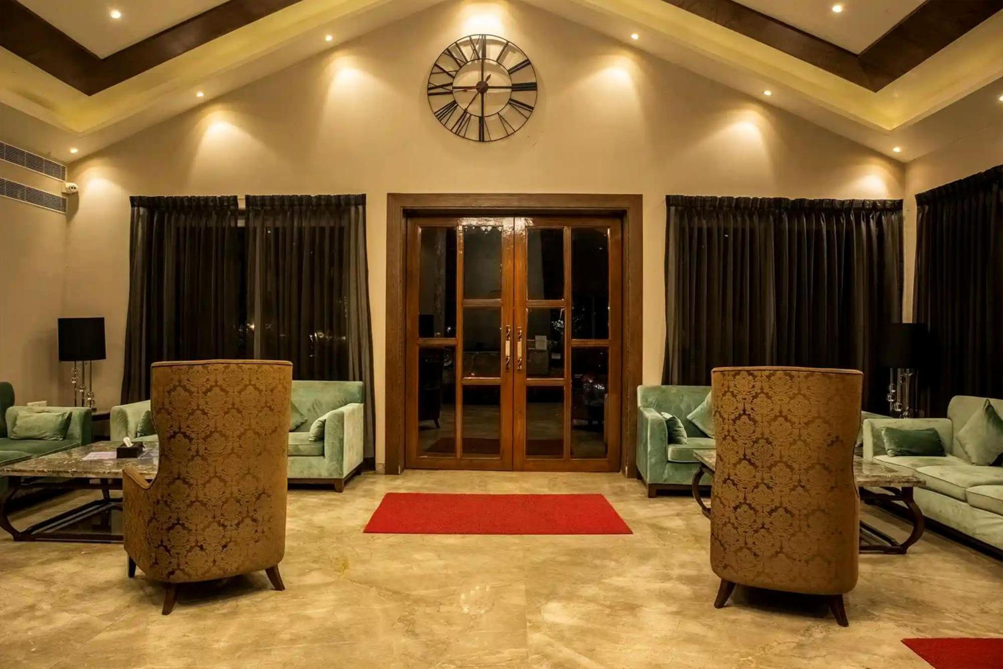 Mahābaleshwar Basilica Resort - Where Luxury Redefines מראה חיצוני תמונה