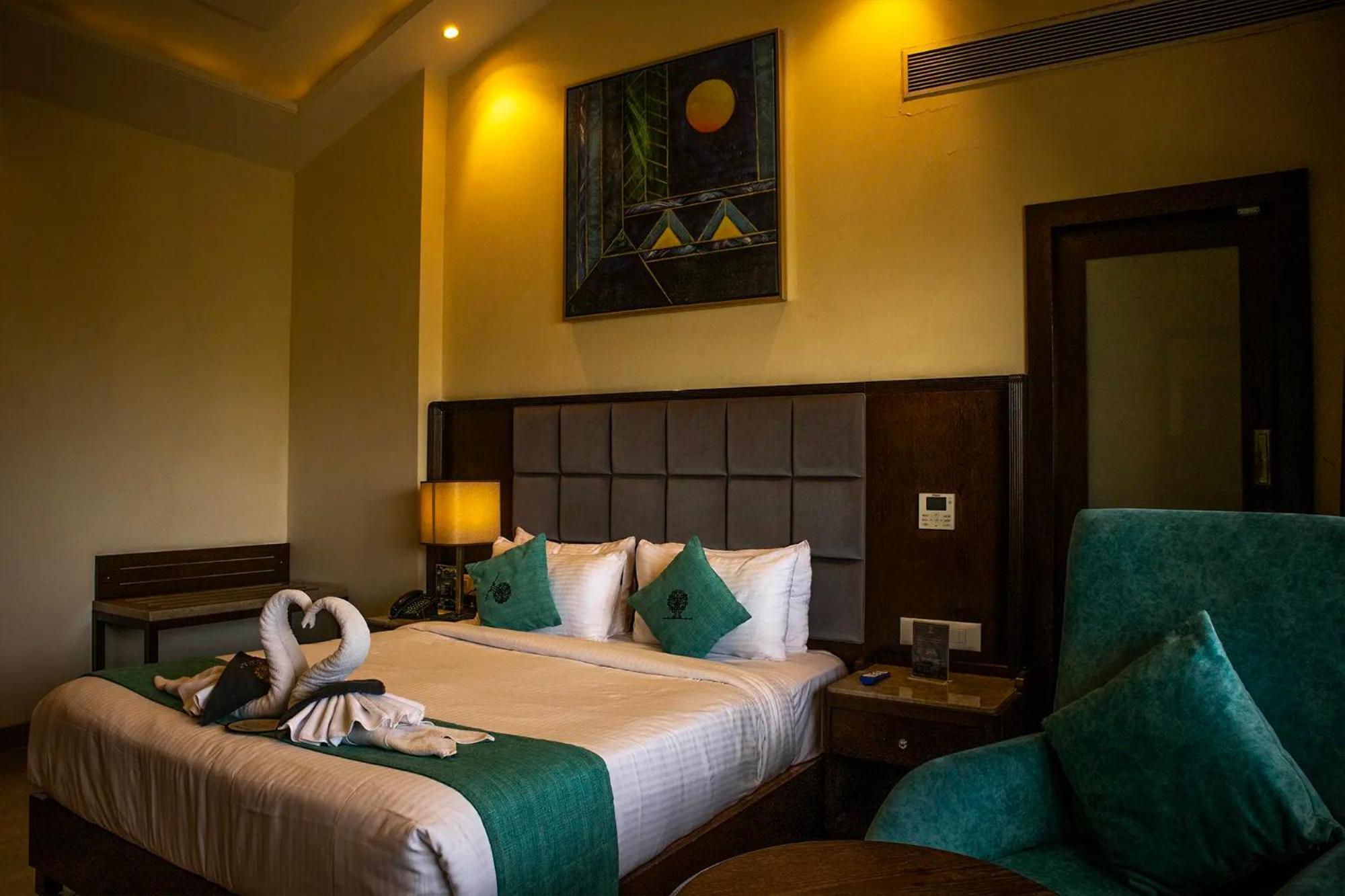 Mahābaleshwar Basilica Resort - Where Luxury Redefines מראה חיצוני תמונה