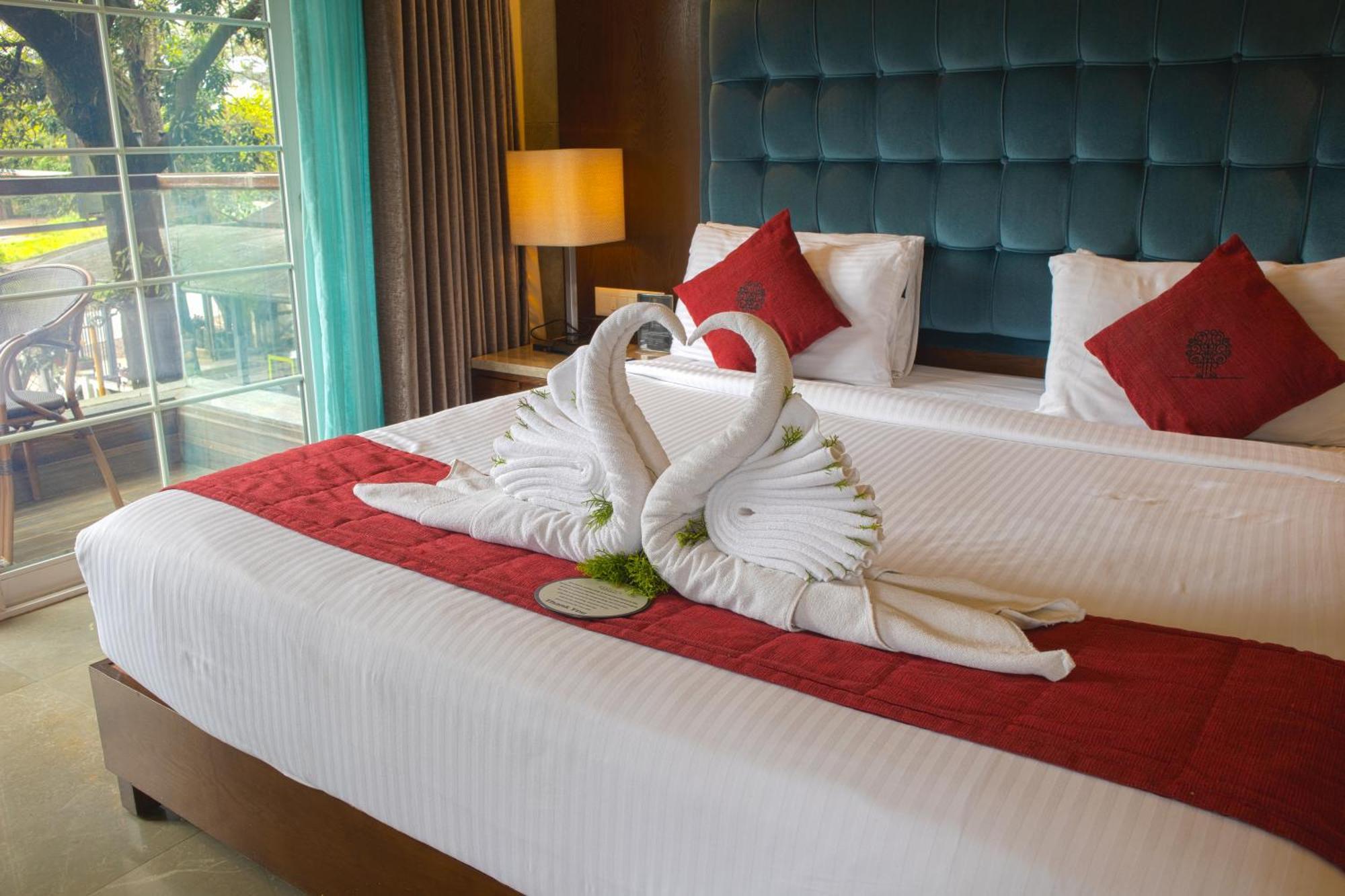 Mahābaleshwar Basilica Resort - Where Luxury Redefines מראה חיצוני תמונה